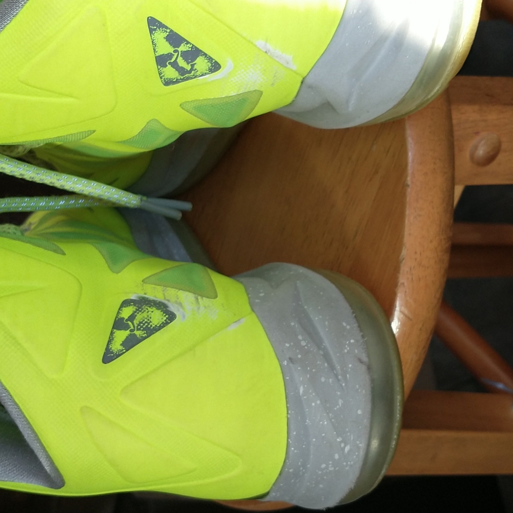 NIKE SNEAKERS! - Picture 4 of 14